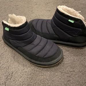 Sanuk boots